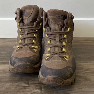 Size 6 north face hiking boots